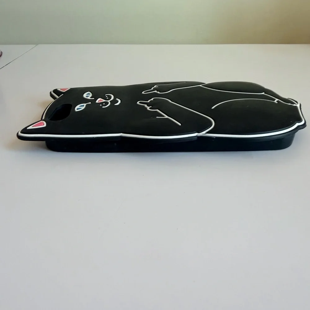 Black Cat Silicone Pet-Themed Phone Case - Playful Middle Finger Design